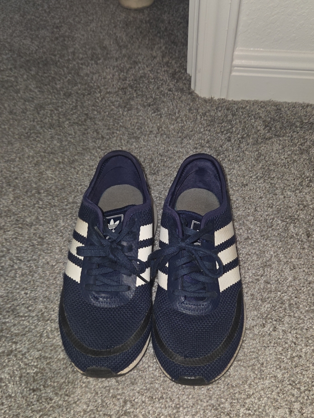 adidas Men’s Navy & White Retro Runner Sneakers